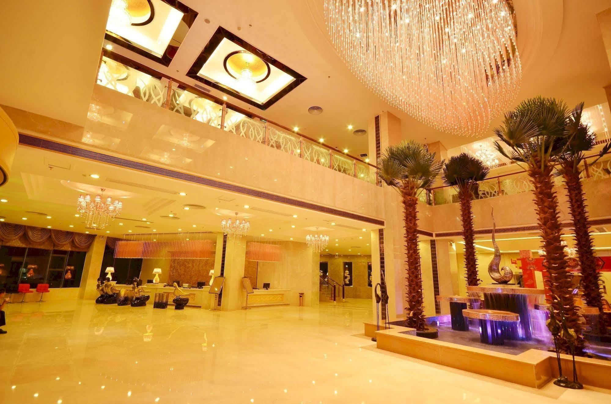 Huangma Holiday Hotel Хайкоу Экстерьер фото